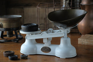 SALTER（ソルター）社白い鋳物スケール（秤）横幅32cm イギリス