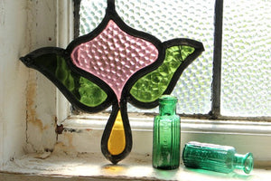 ラスト1点！可愛い形のピンクの蕾ステンドグラスパーツ イギリス