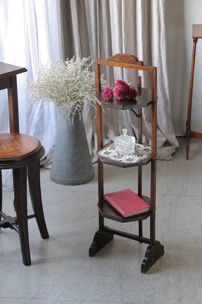 1930年代オーク材3段ケーキスタンド（高さ87cm） イギリス