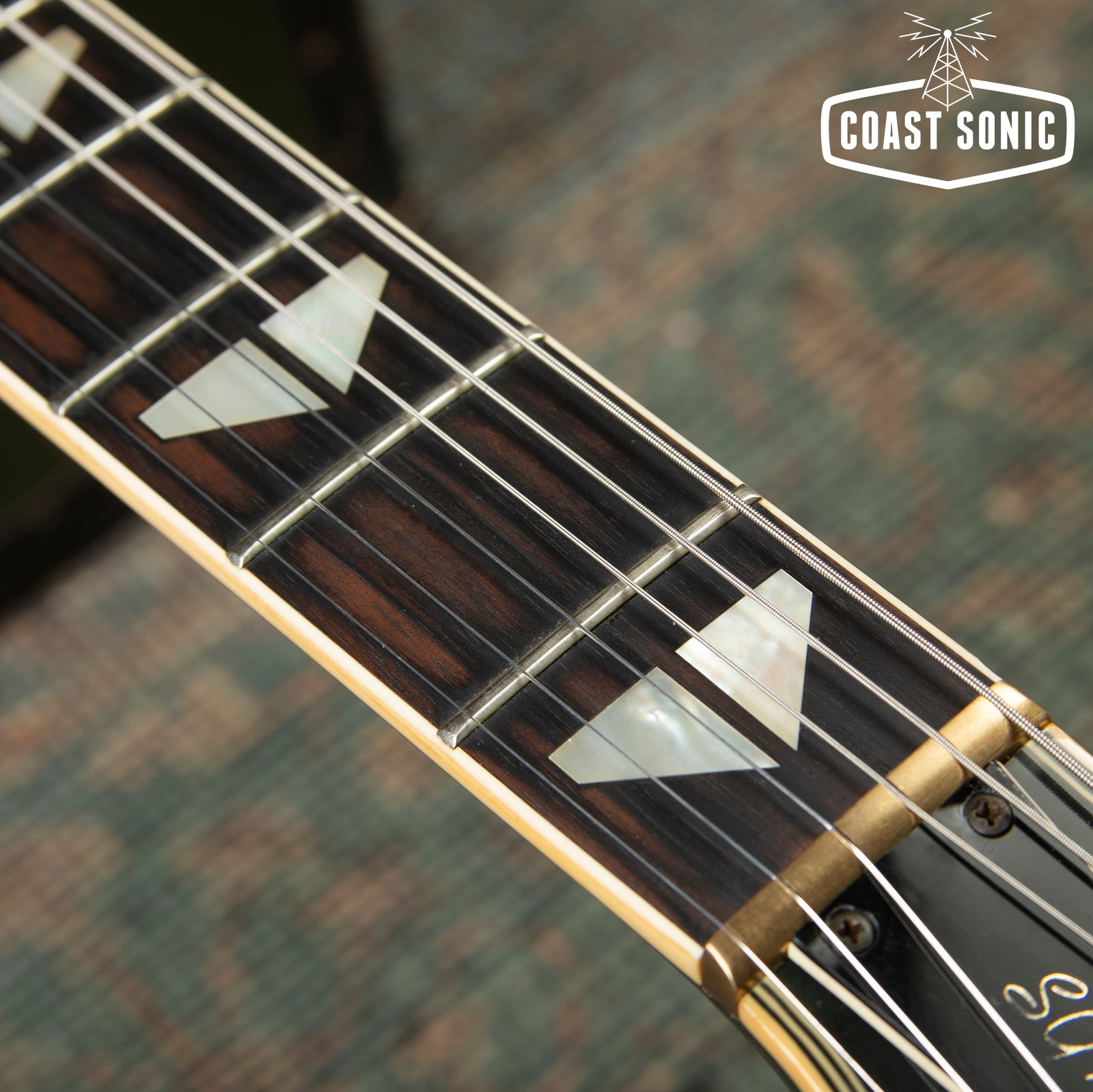 1983 Yamaha SG 1000 Made in Japan with hard case Black