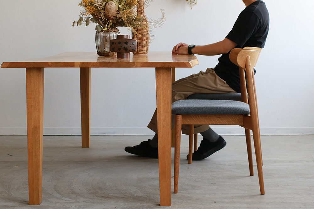 耳付きホワイトオーク材 オーダーテーブル / 角テーパー4本脚 / オイル