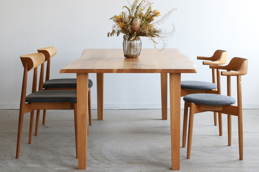 耳付きホワイトオーク材 オーダーテーブル / 角テーパー4本脚 / オイル