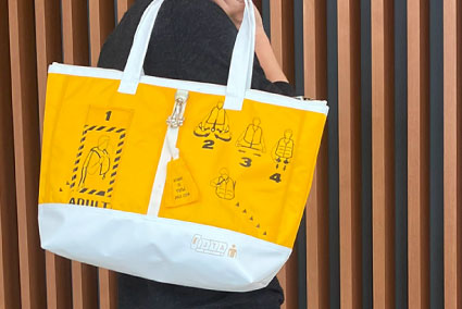 JTAアップサイクルキーホルダー（737-200/南西航空）: 衣類・ライフ