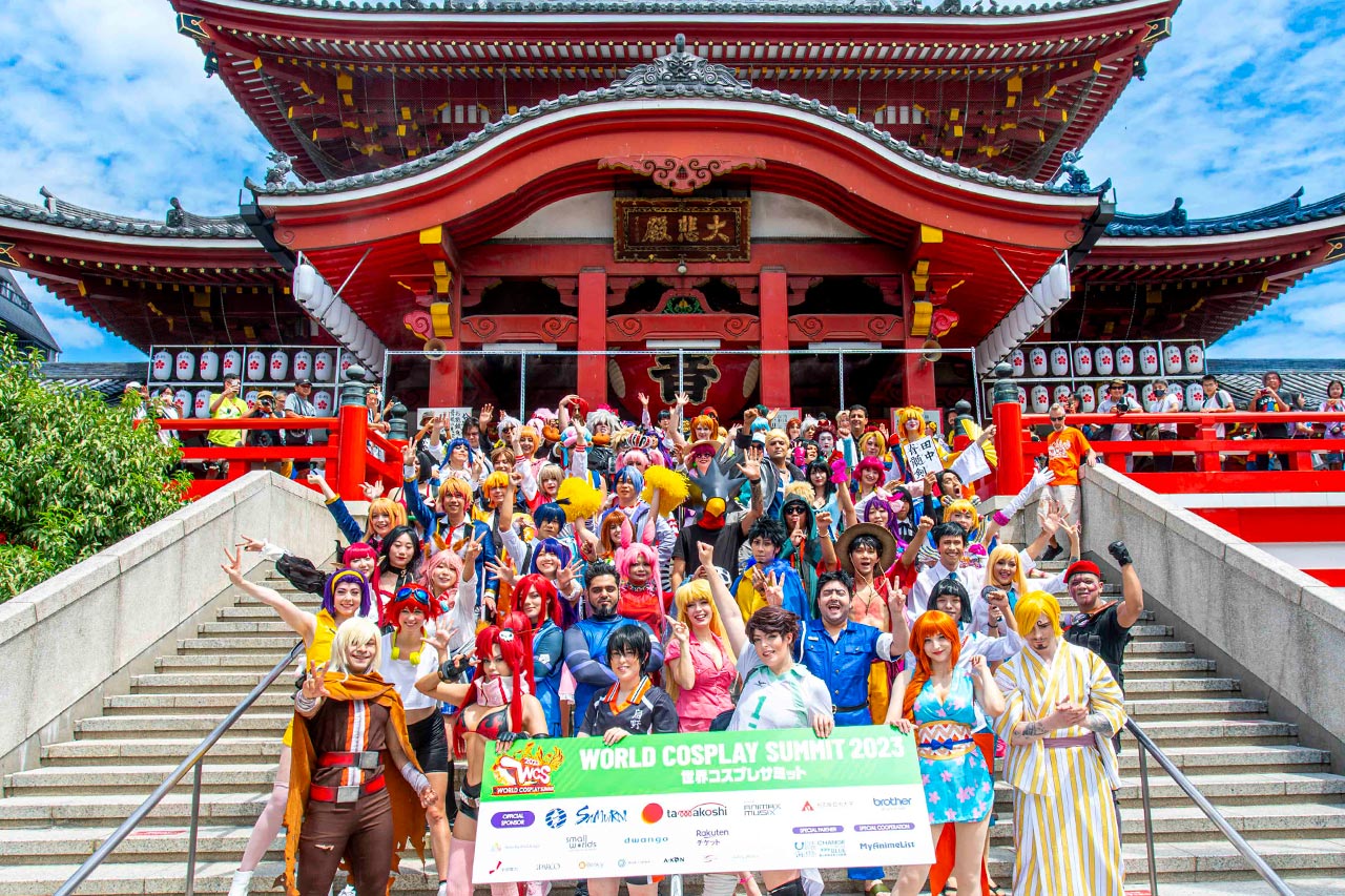 名護冬フェス ～花火・エイサー・コスプレ盛り沢山～」魅力的で幻想的