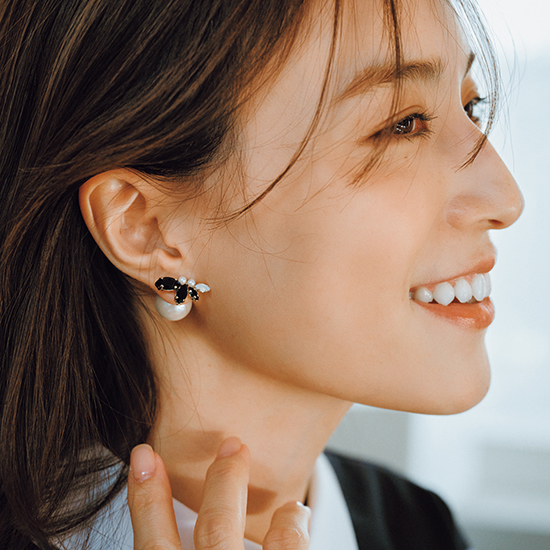 MAYU]3ブラック ビジュークリスタルパールピアス | KOBUNSHA SELECT