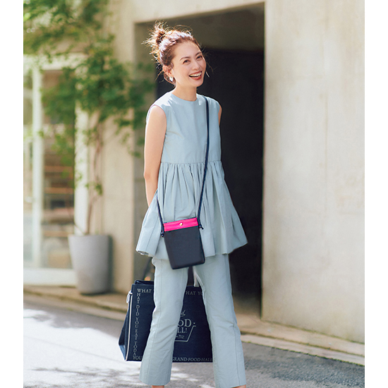 GRAND・FOOD・HALL!]サコッシュMart別注カラー(ピンク×ネイビー