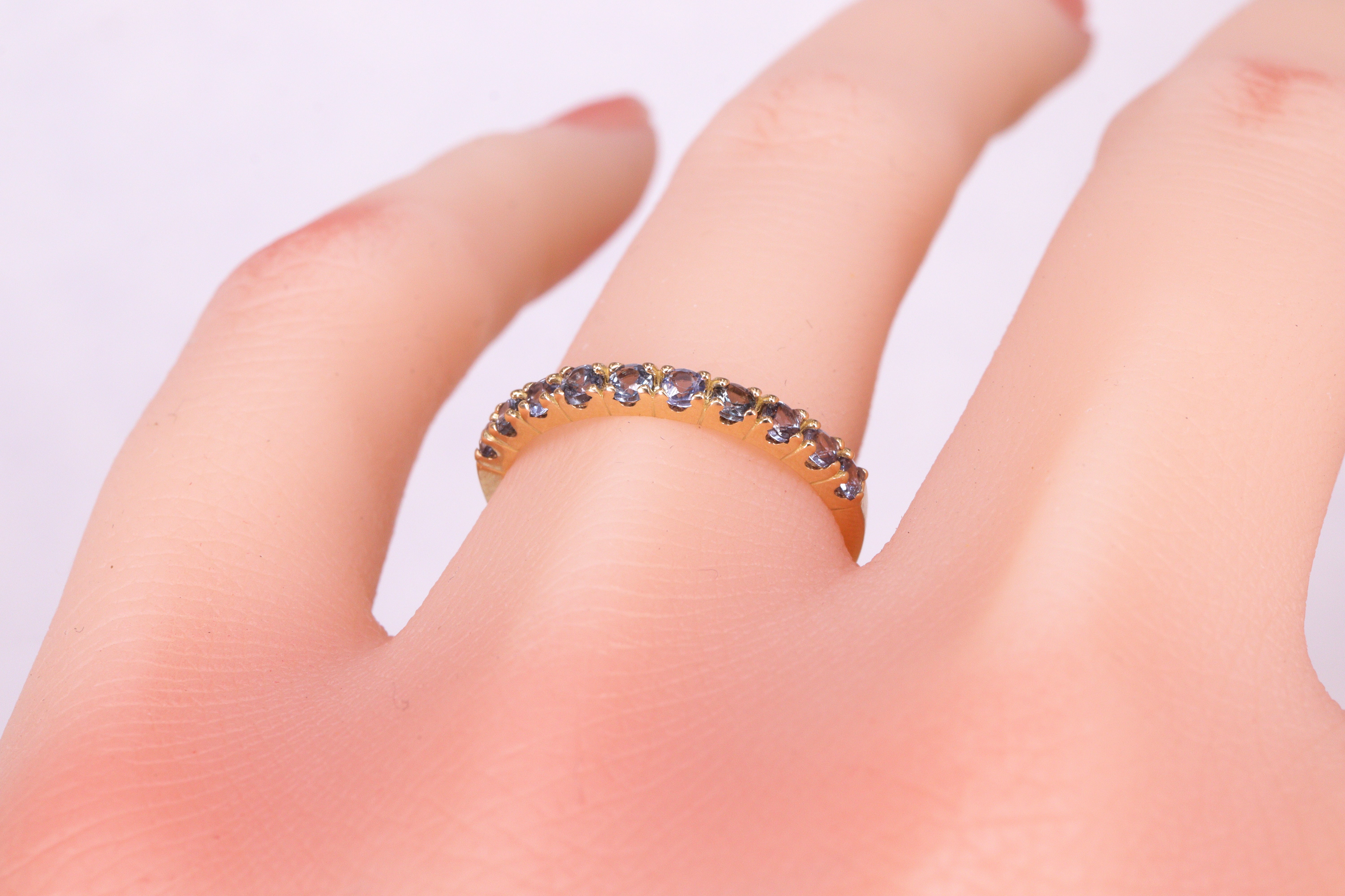 カラーチェンジガーネット K18YG エタニティリング 4本爪タイプ