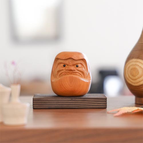 一位一刀彫 鈴木彫刻 頭巾だるま 伝統工芸品 木製 オブジェ | MUKU工房