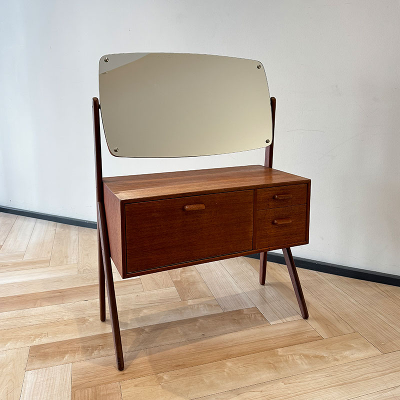 デンマーク製 ドレッサー (0408-019) | DOUBLEDAY ONLINE SHOP