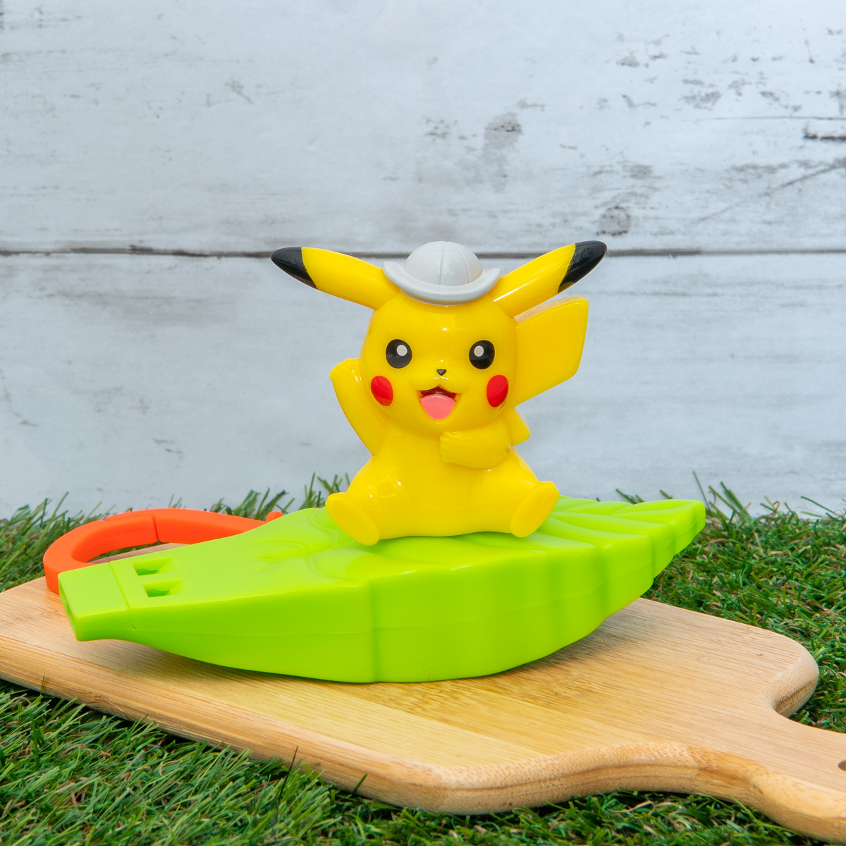 探検隊の帽子をかぶったピカチュウデザイン！マクドナルド ハッピー