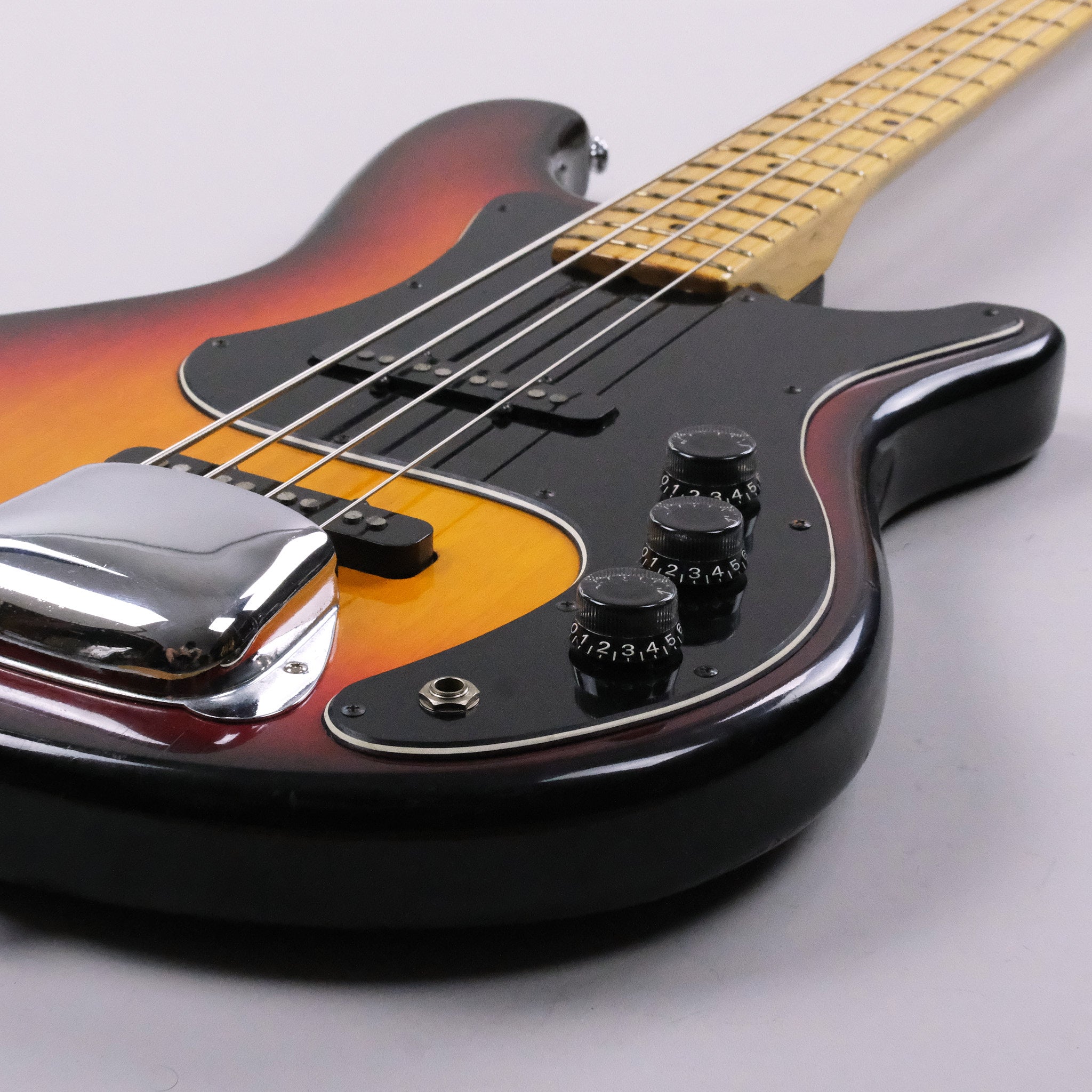 c1970s Yamaha Super Bass 600 (Made in Japan, Sunburst) *