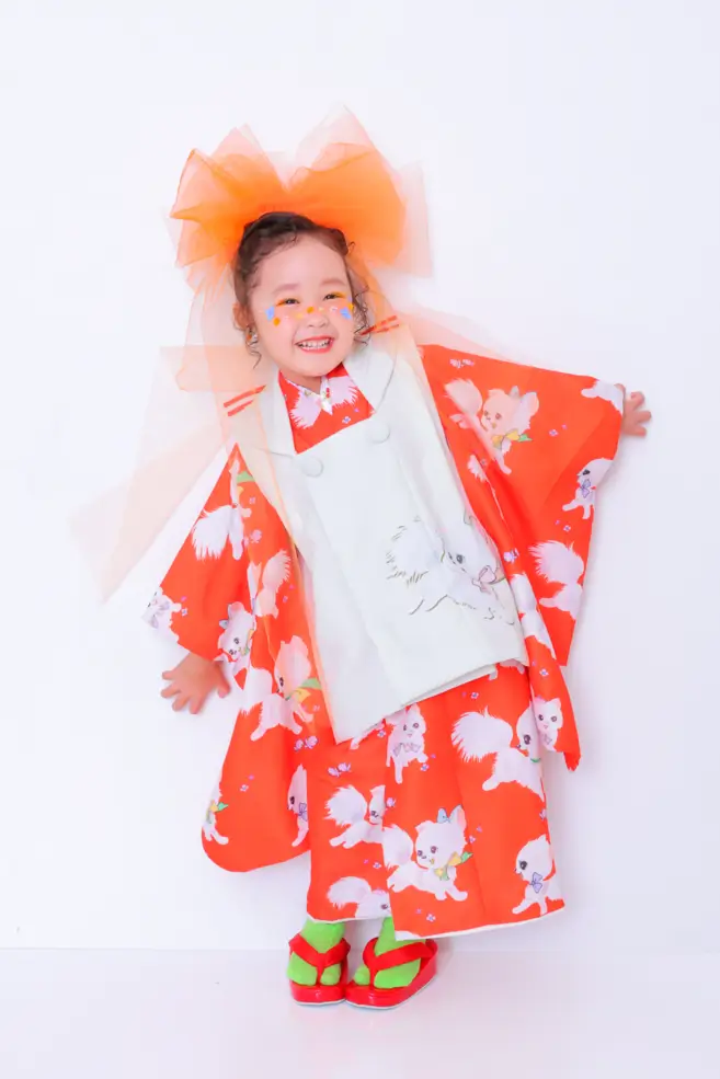 七五三レンタル3歳被布着物｜紅白の大きな縞リボンが可愛い！おしゃれ