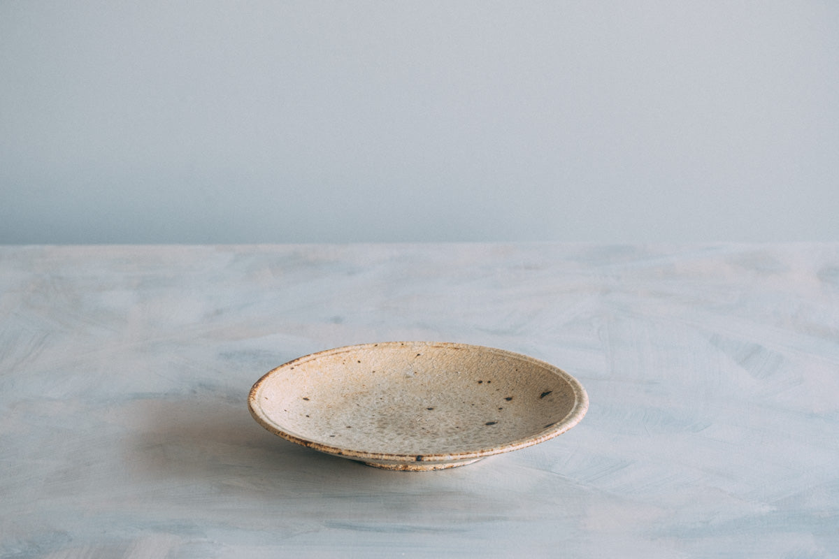 ヒビ粉引 6寸皿 - 尾形アツシ | Alp Shop & Studio