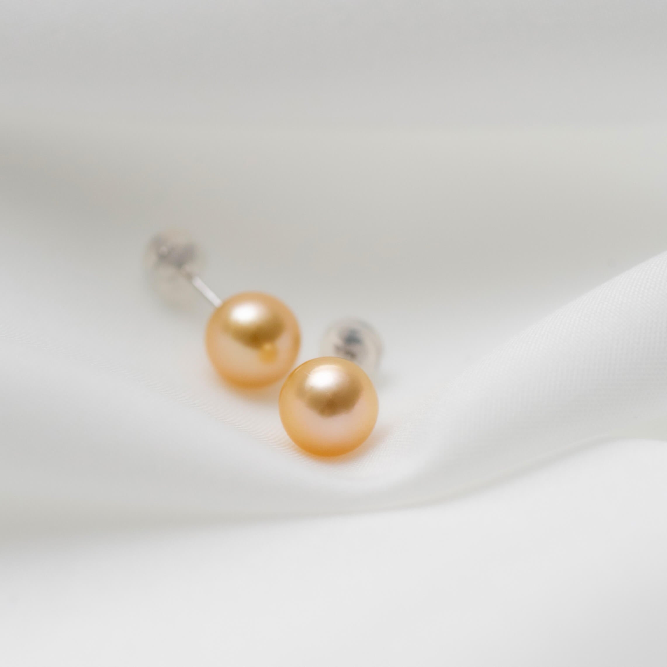 ゴールデンパール プラチナ スタッドピアス｜無調色 白蝶真珠 南洋真珠