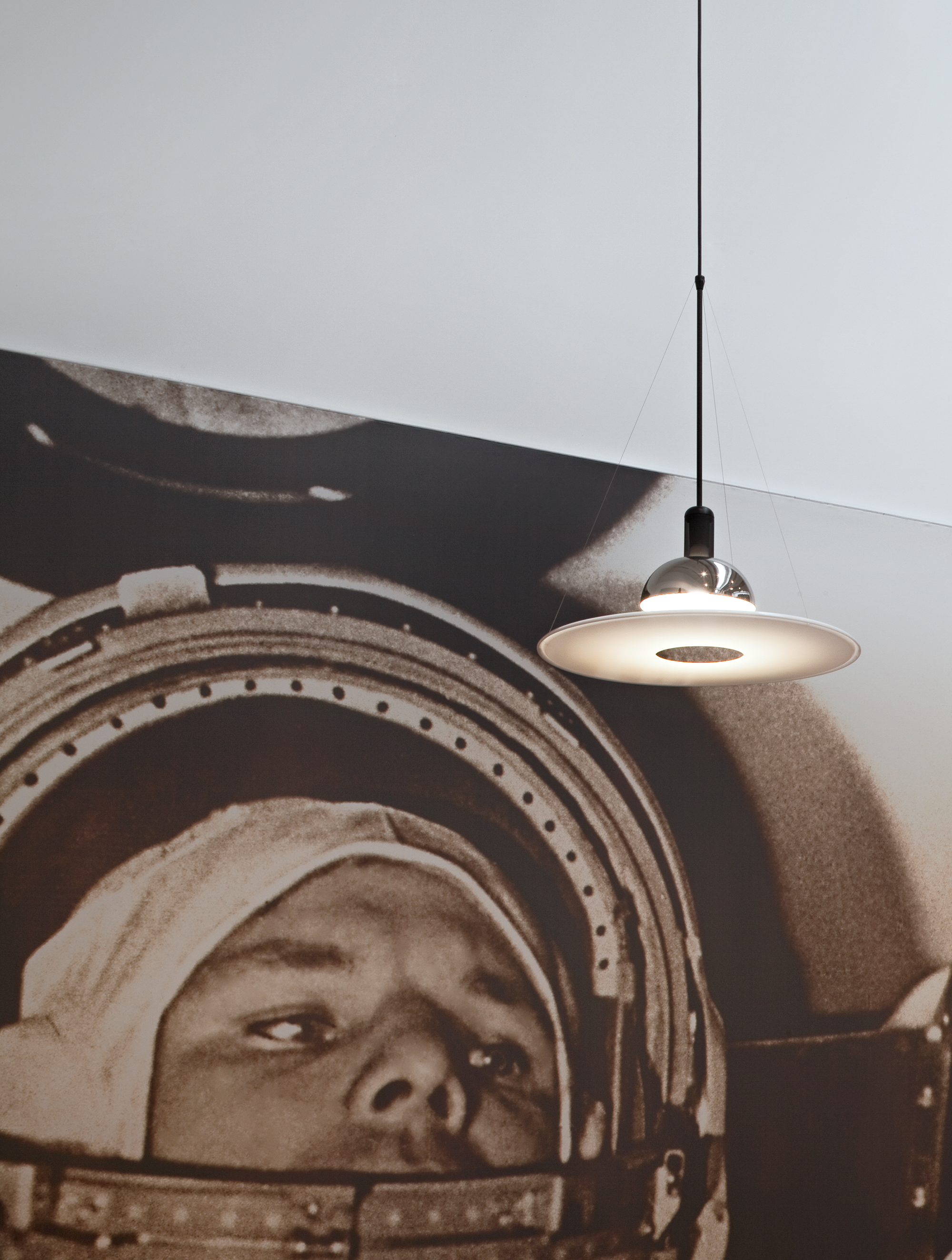 Browse all Frisbi products | Flos