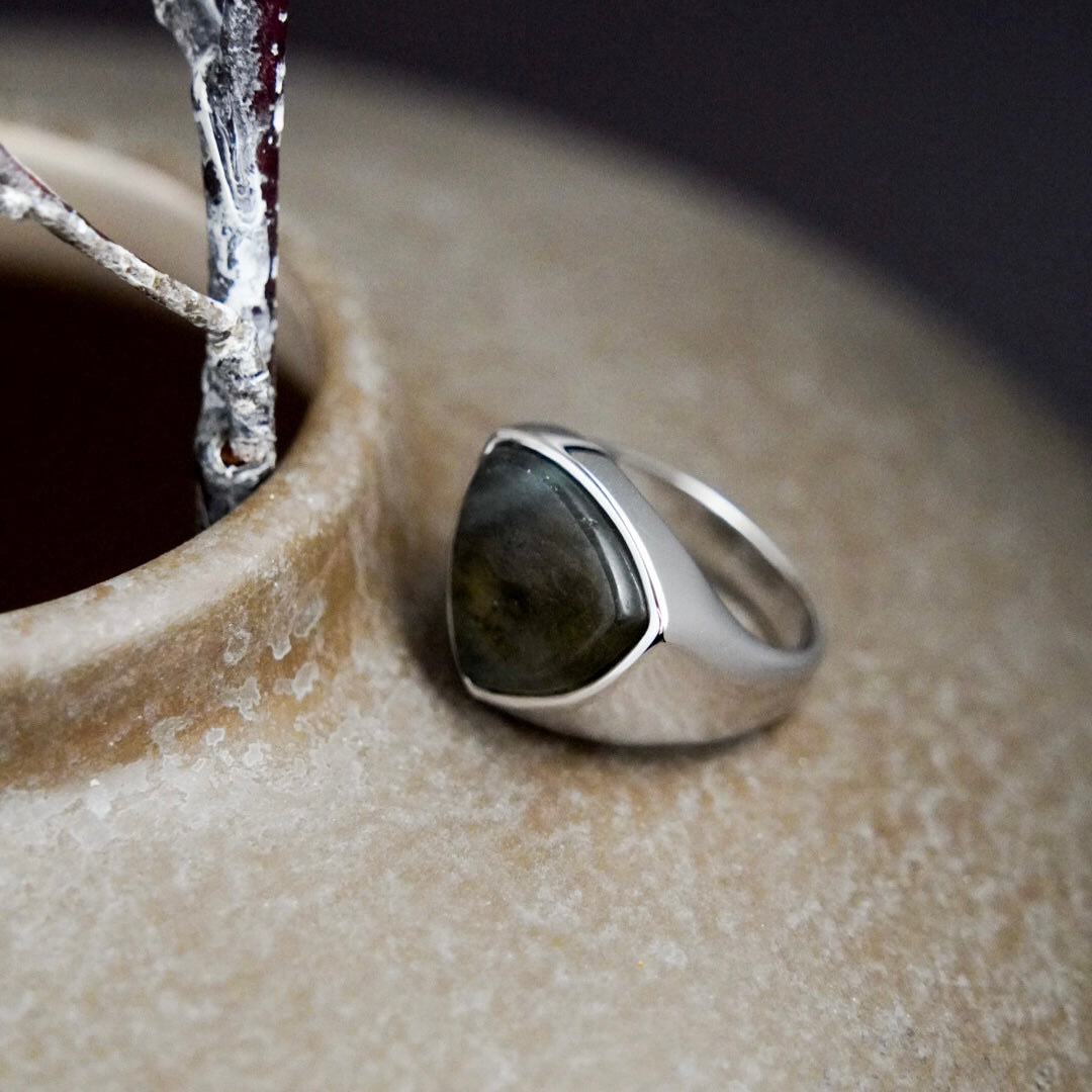 Shield Stone Ring (larvikite) 【Silver925】 – FLÜGEL