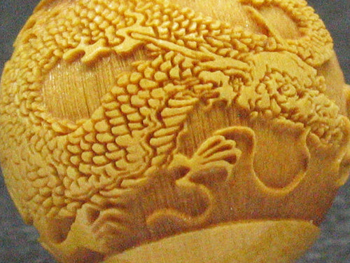 浮彫】五爪・皇帝龍・宝珠・八大仏（柘植玉・縦穴） – 天然石の店 ふう