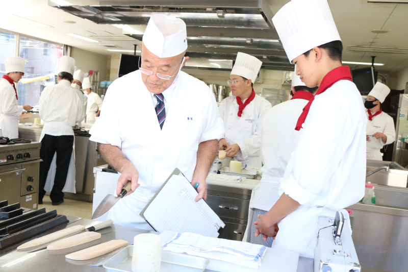 実技試験！ - 福岡調理師専門学校 FC - 伊東文化学園