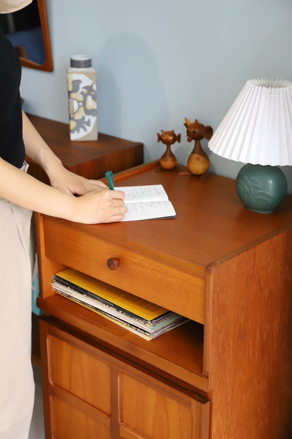 イギリスヴィンテージ ネイサン サイドキャビネット 収納家具/UK