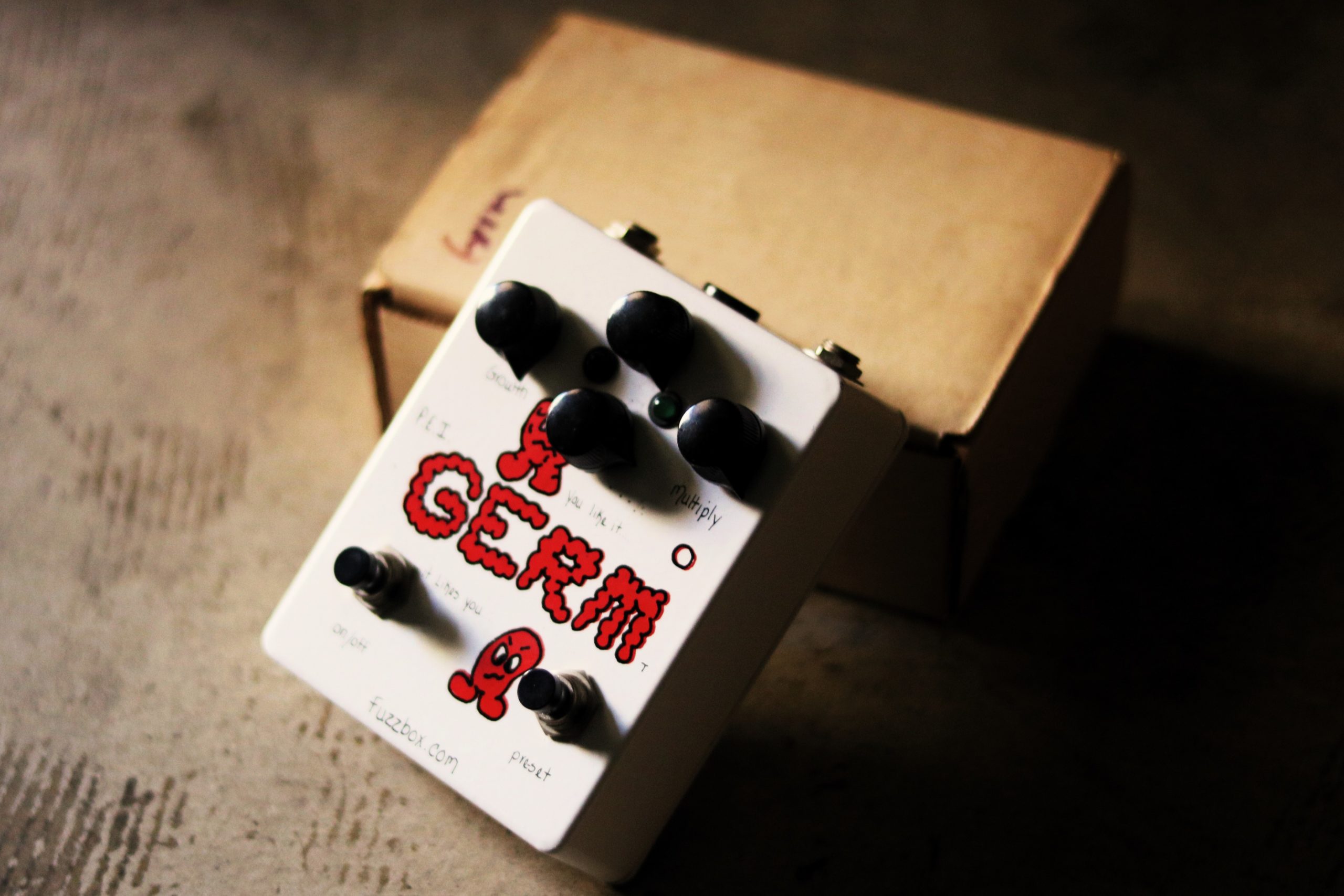 商品番号：01390'S Prescription Electronics Inc. ”GERM~ 4Knob