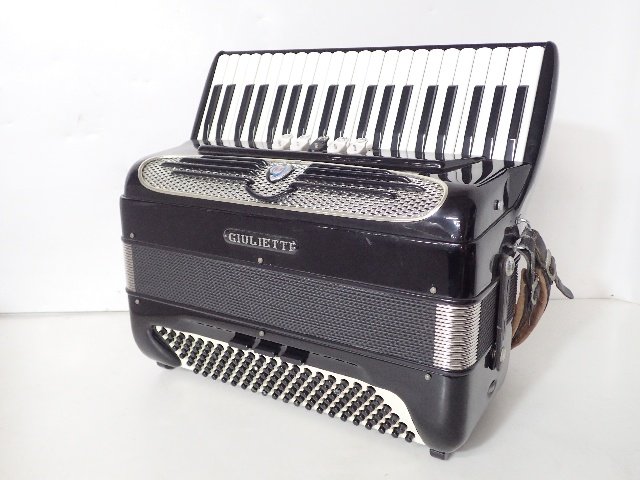 高額買取実施中!!】GIULIETTI ジュリエッティ アコーディオン M52 41鍵