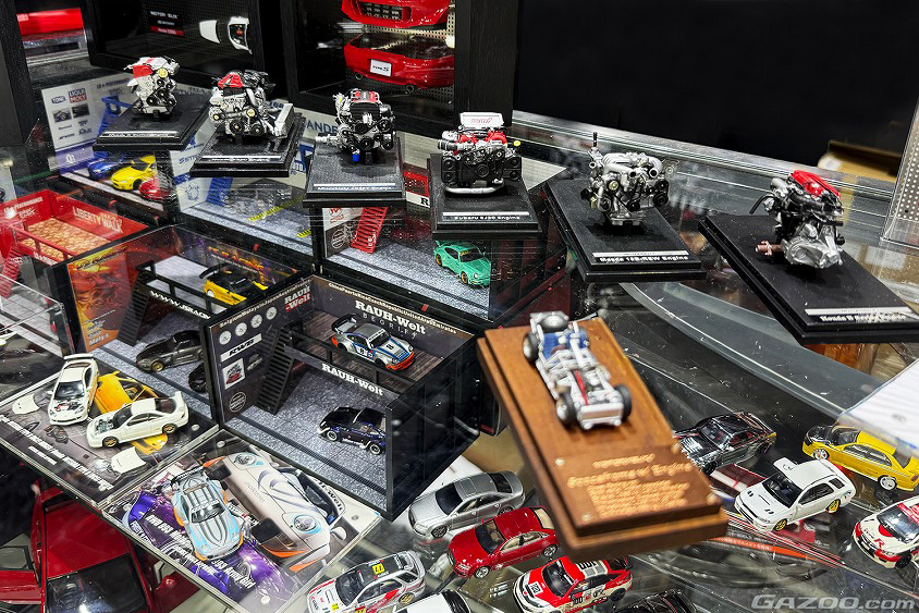 人はナゼ、長蛇の列を作り並ぶのか?『限定ミニカー』に集まった熱狂