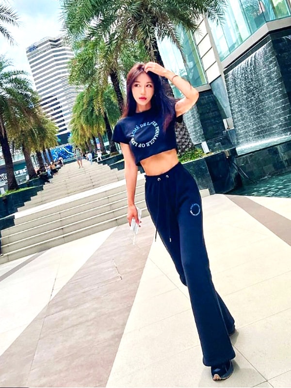 Qoo10] ACME DE LA VIE 【在庫処分】LISA スウェット パンツ