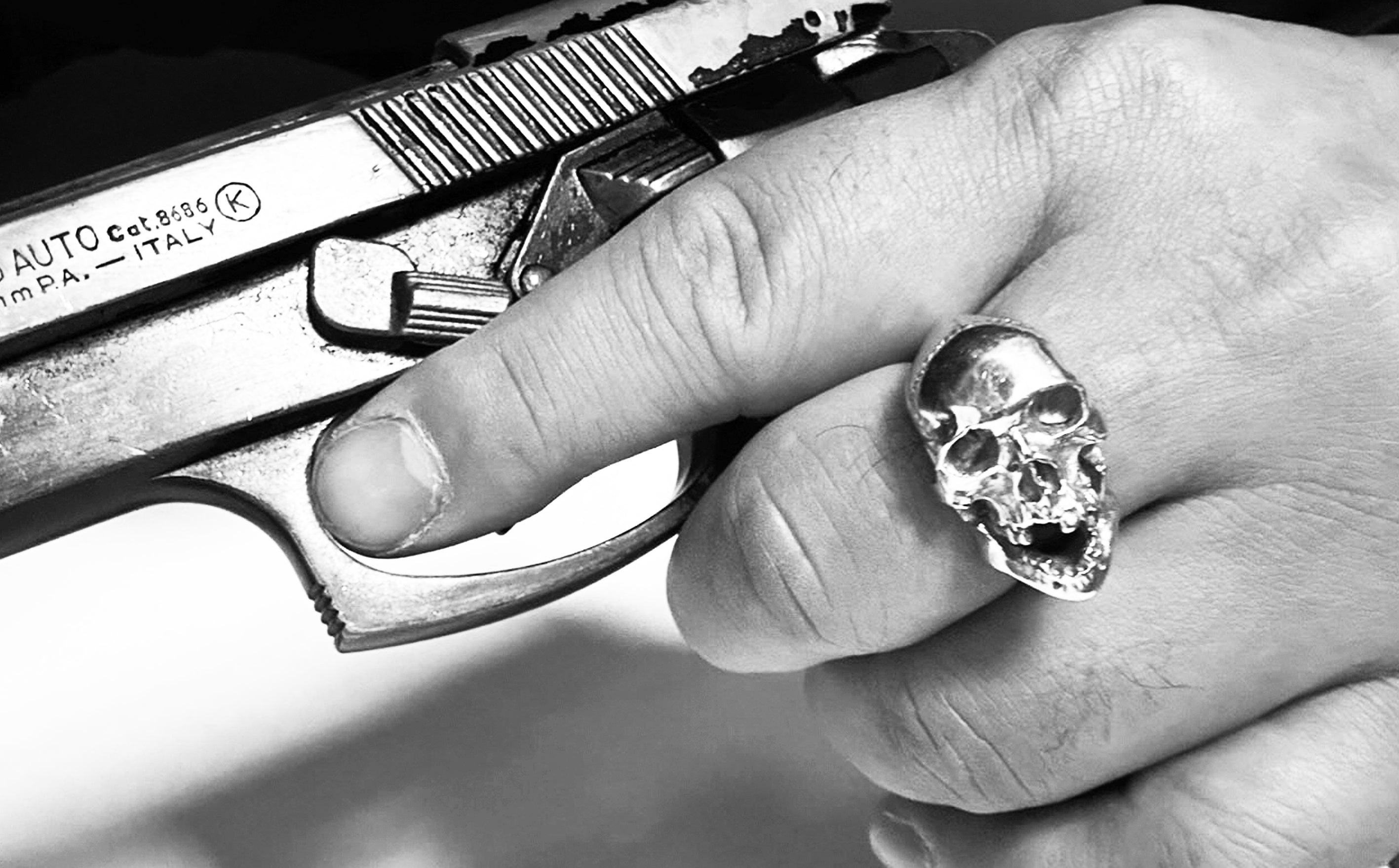 TOYS – GENT LEATHER