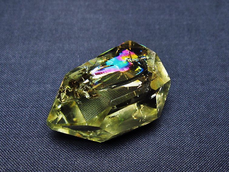 パワーストーン 天然石 虹入り黄水晶(シトリン)原石[T436-3042]