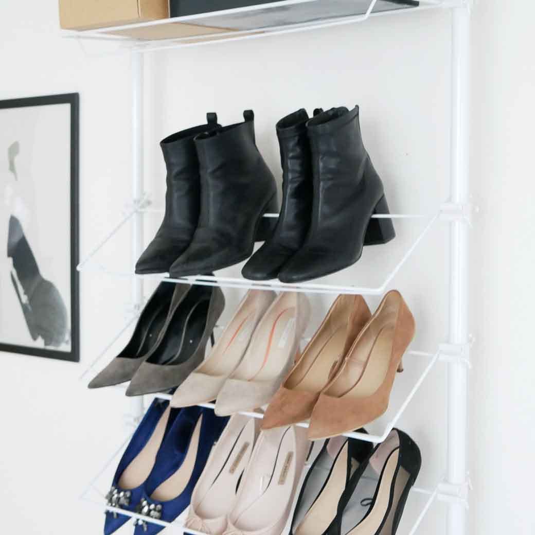 平安伸銅】 突っ張りシューズラック ホワイト 8段｜玄関・ガーデニング