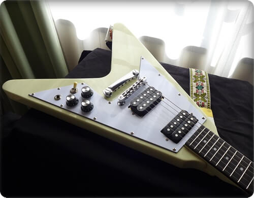 Bacchus の小さなフライングV BFV-Mini レビュー | ギター改造ネット