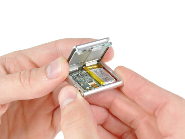iPod Shuffle 第4世代のロジックボードアセンブリの交換 - iFixit 修理