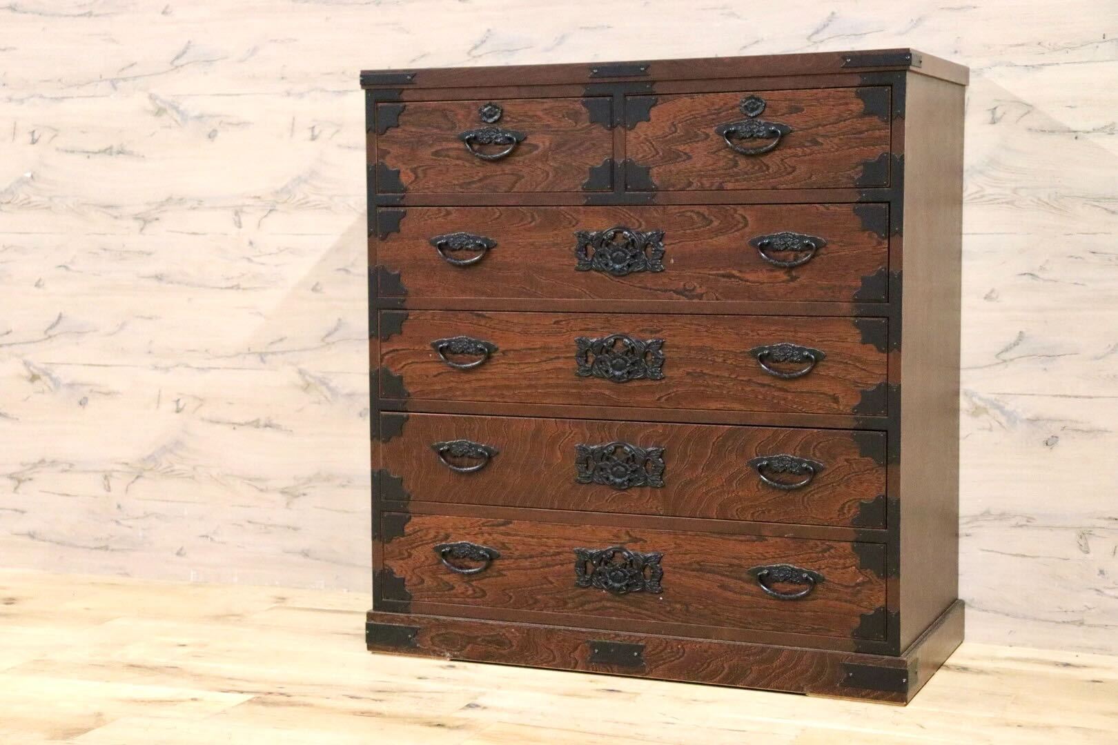 IMG_2702.jpg?crop=center&