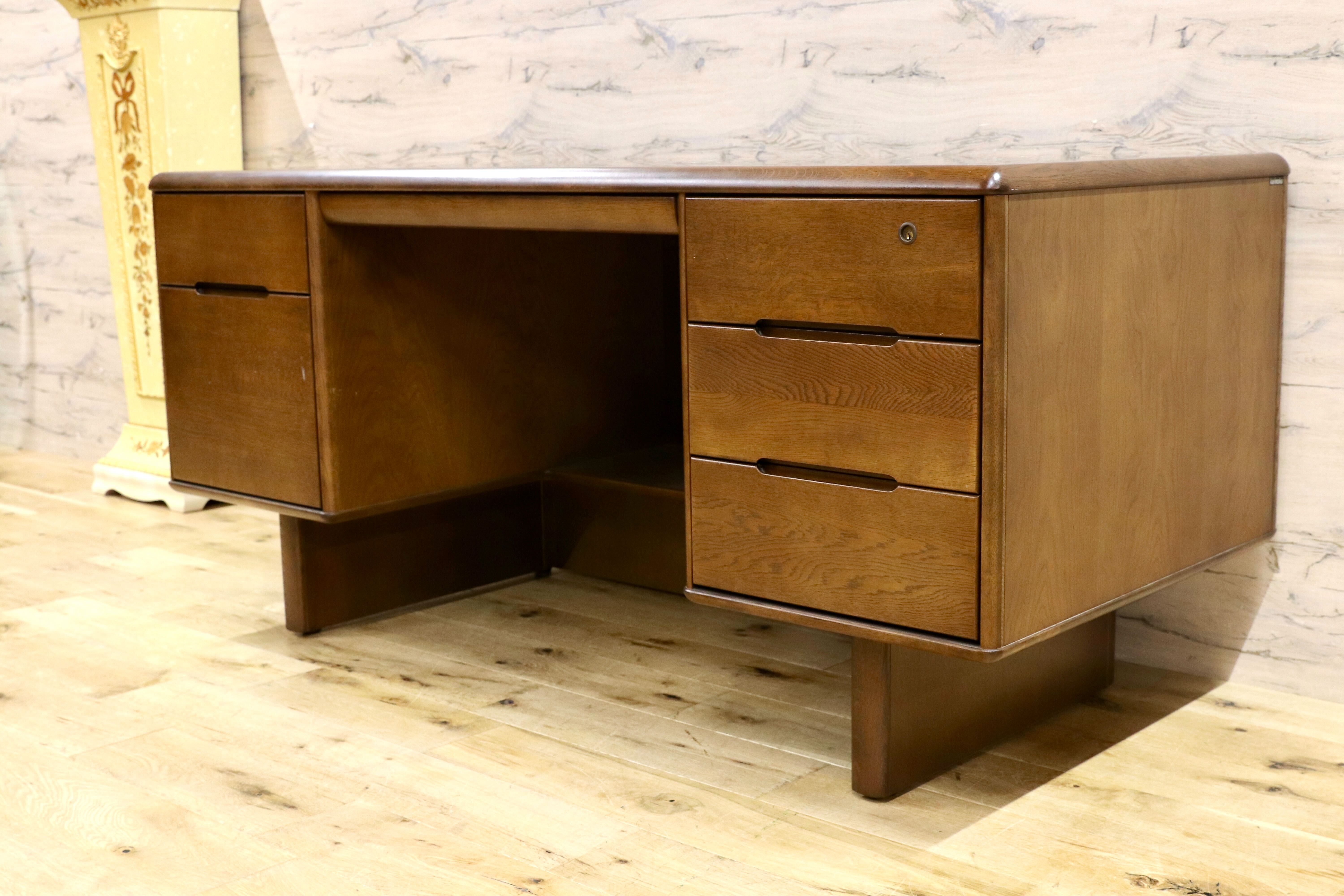 値下げ要説明文熟読手渡しも可能カリモクレトロ感両袖書斎机used