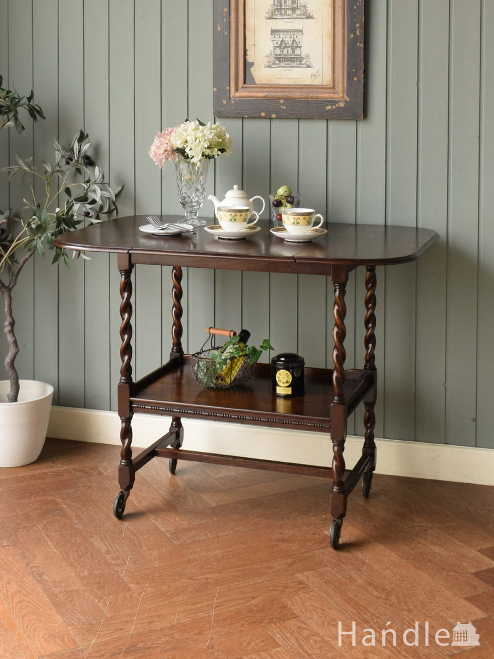 キャスター付きのアンティーク家具、小ぶりなワゴン（トロリー）(j