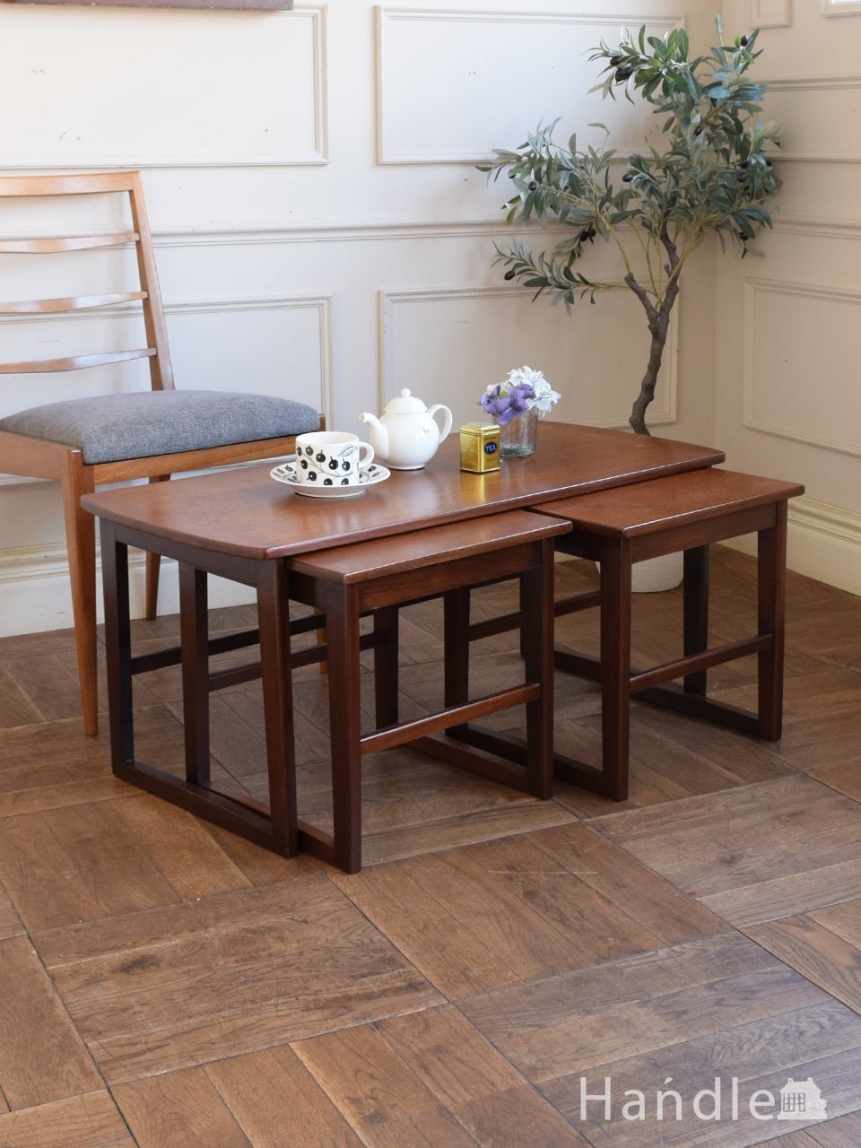 イギリスのおしゃれなビンテージテーブル、北欧スタイルのおしゃれな