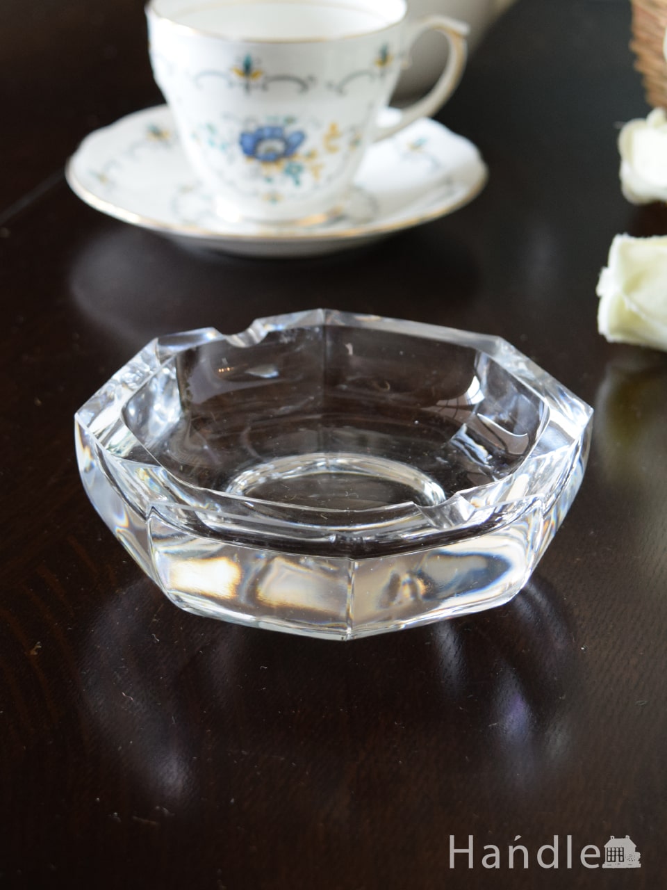 イギリスのアンティークガラス雑貨、プレスドグラスのアッシュトレイ