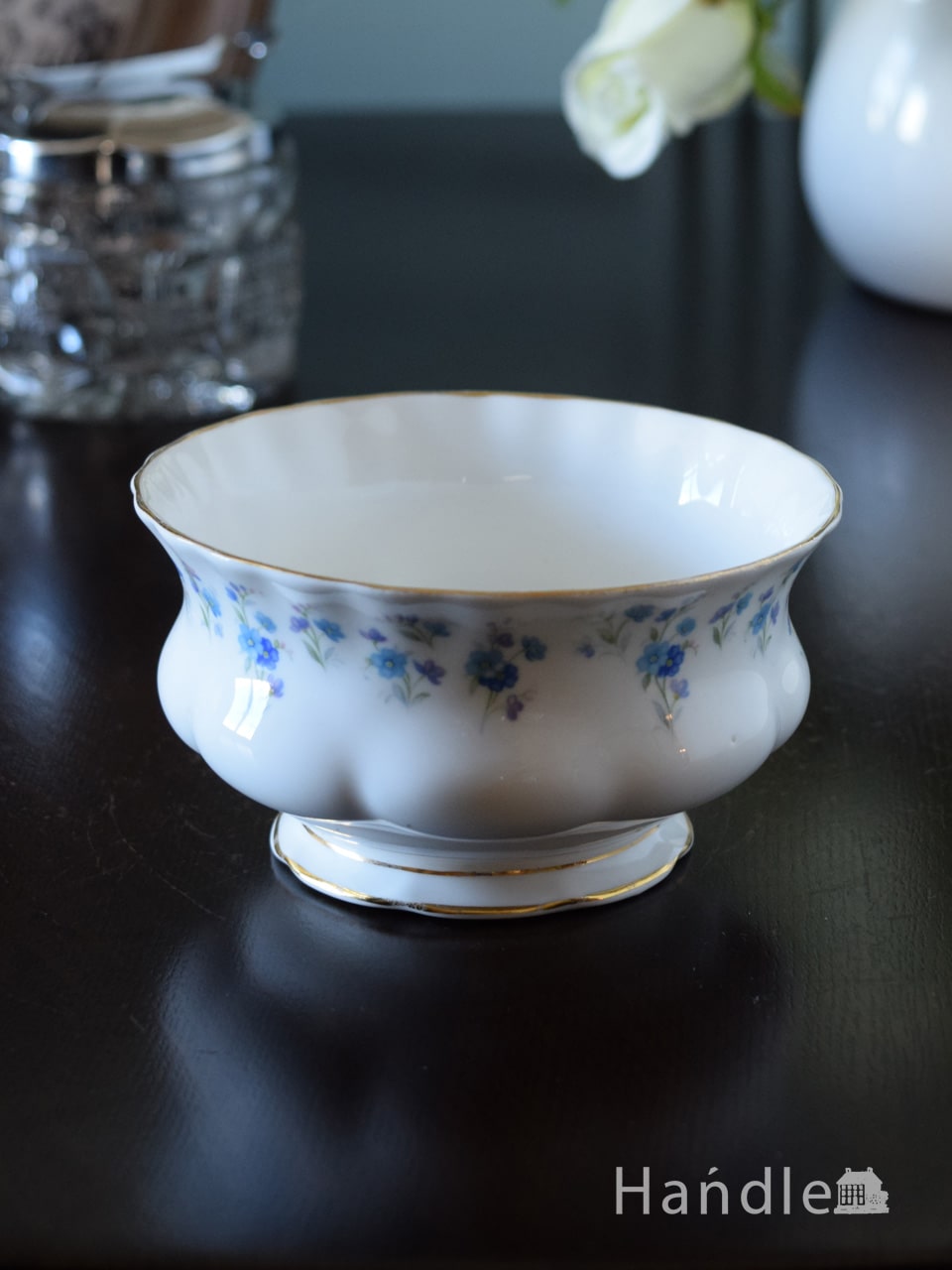 ロイヤルアルバート社のアンティーク陶磁器、勿忘草のメモリーレーンの