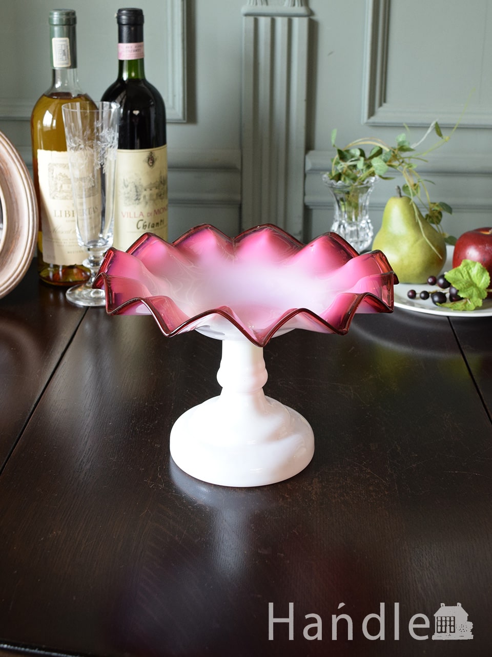 オパールセントガラスの美しいアンティーク、クランベリー色の