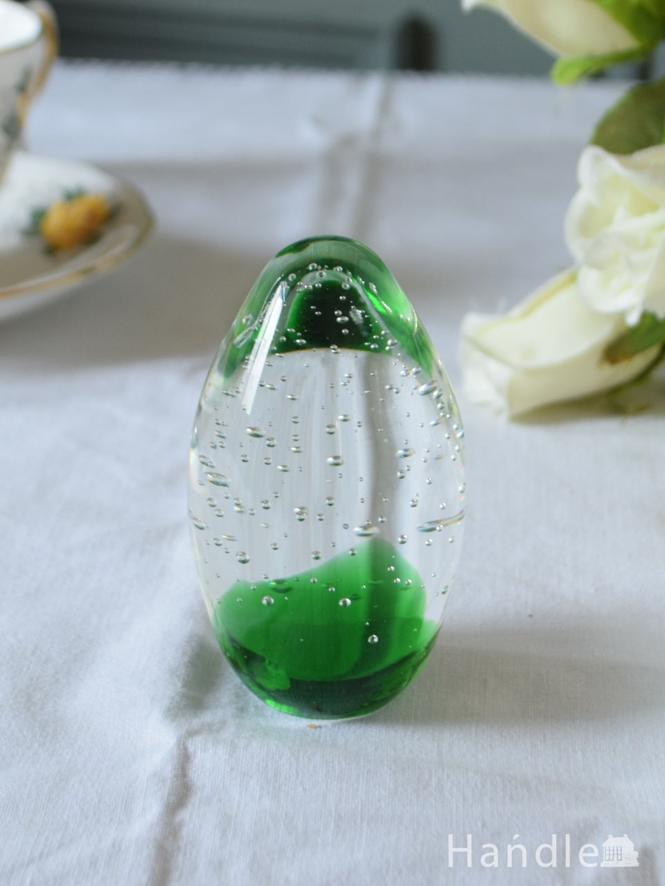 アンティークのガラス雑貨、グリーン色のプレスドグラスのペーパー