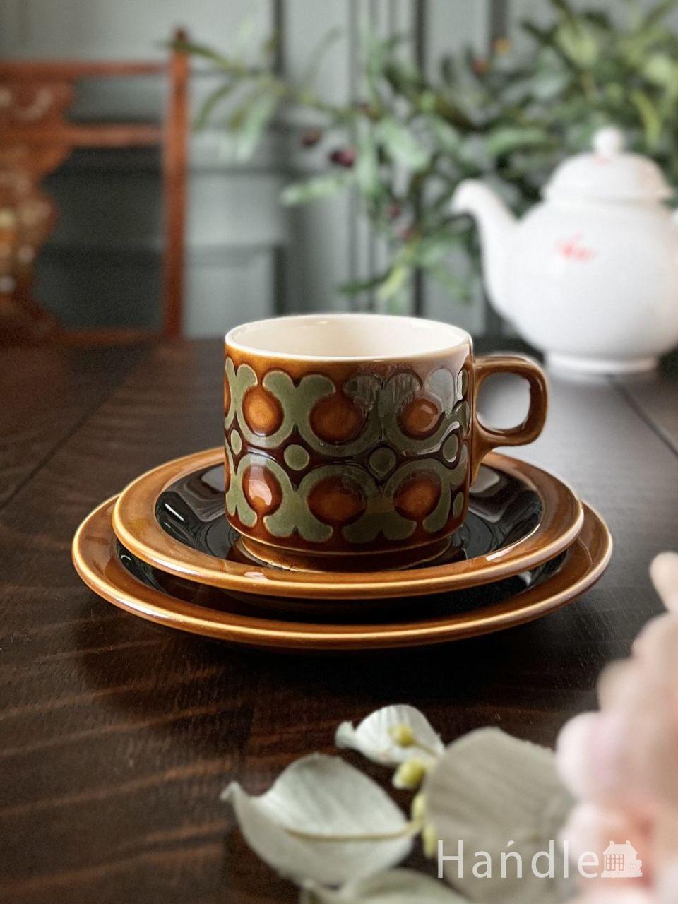 エインズレイ窯のアンティーク食器、金彩が美しいカップ＆ソーサー(m