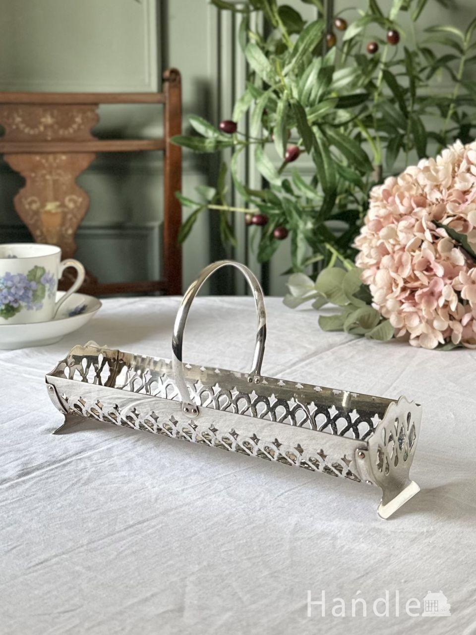 フランスから届いたおしゃれなパニエ、両手で持てる大きなサイズの