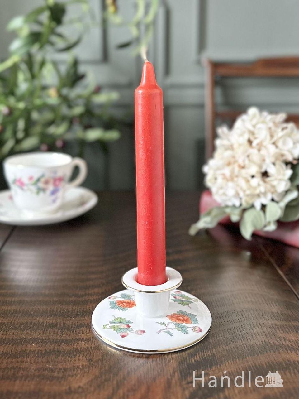 葡萄の型押し模様が可愛いロウソク立て、白いアンティークガラスの