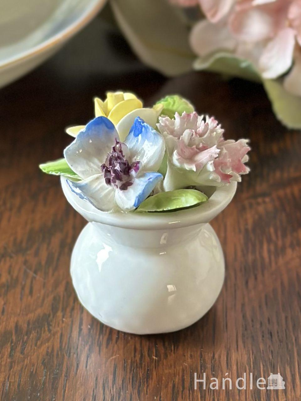 英国から届いたアンティークの可愛い陶磁器オブジェ、お姫様のハーフ