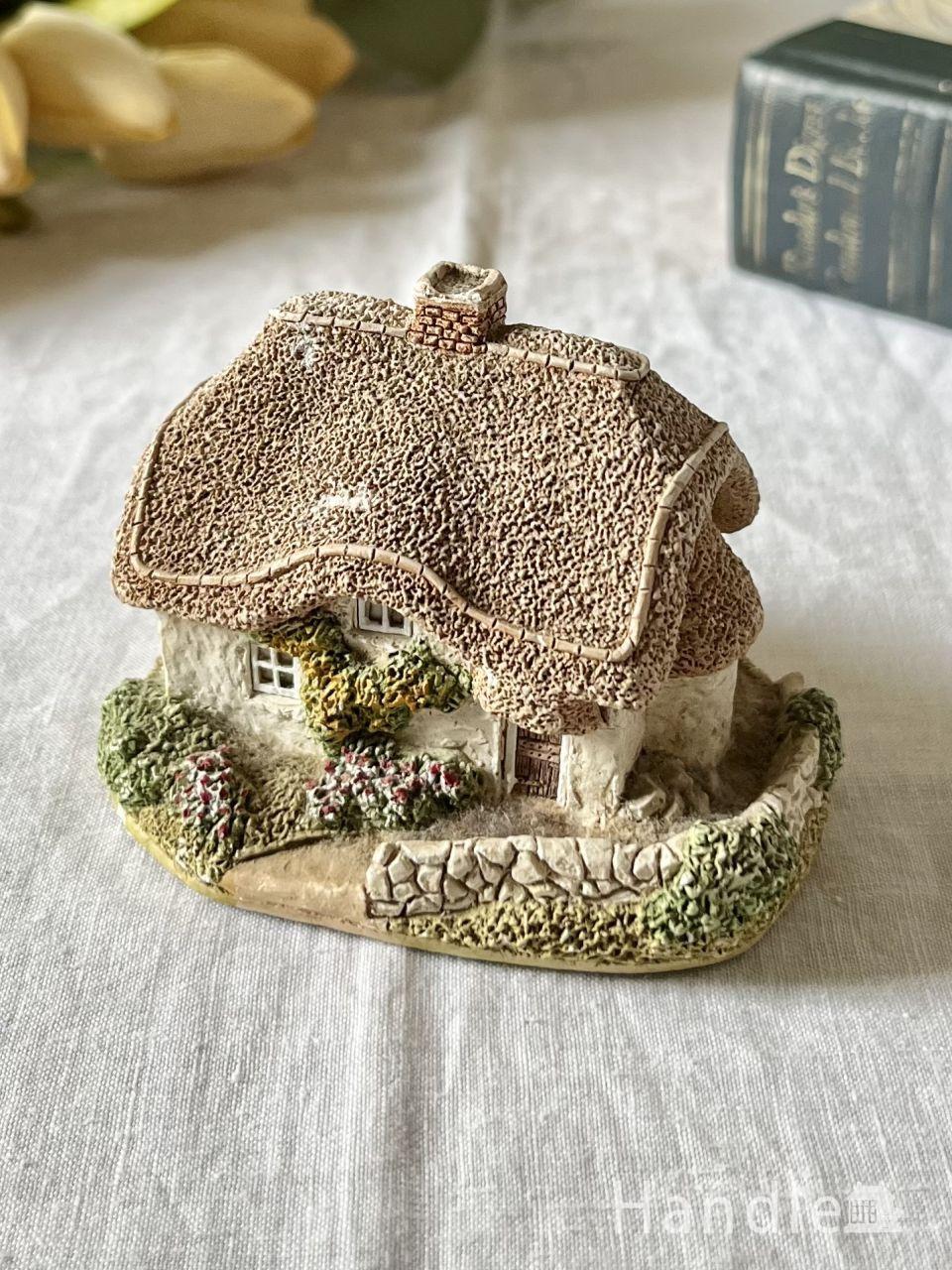 英国ROYAL DOULTON（ロイヤルドルトン）、FAIR MAIDENのフィギュリン(m