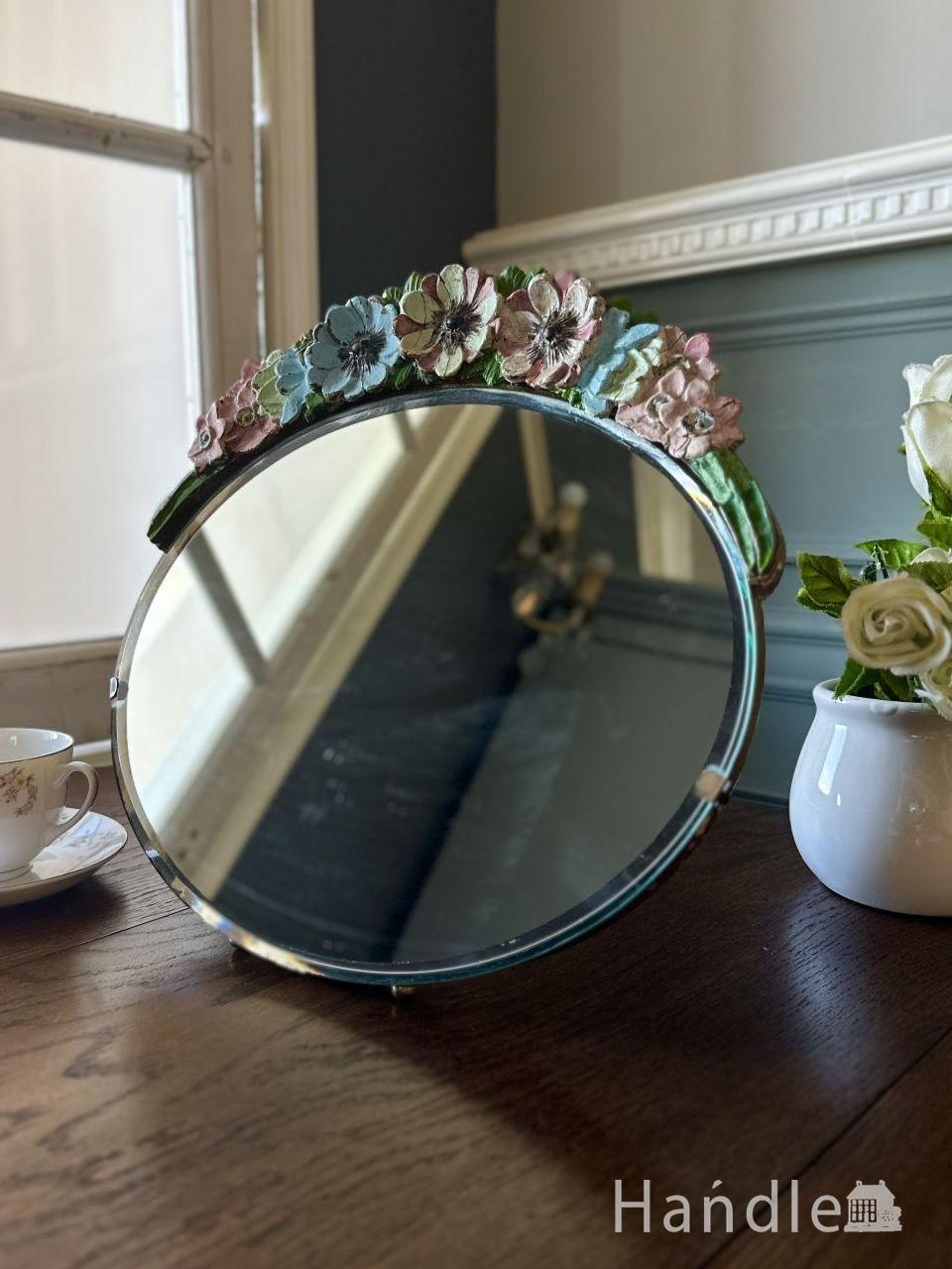 イギリスから届いた美しいアンティークミラー、お花の装飾が華やかな