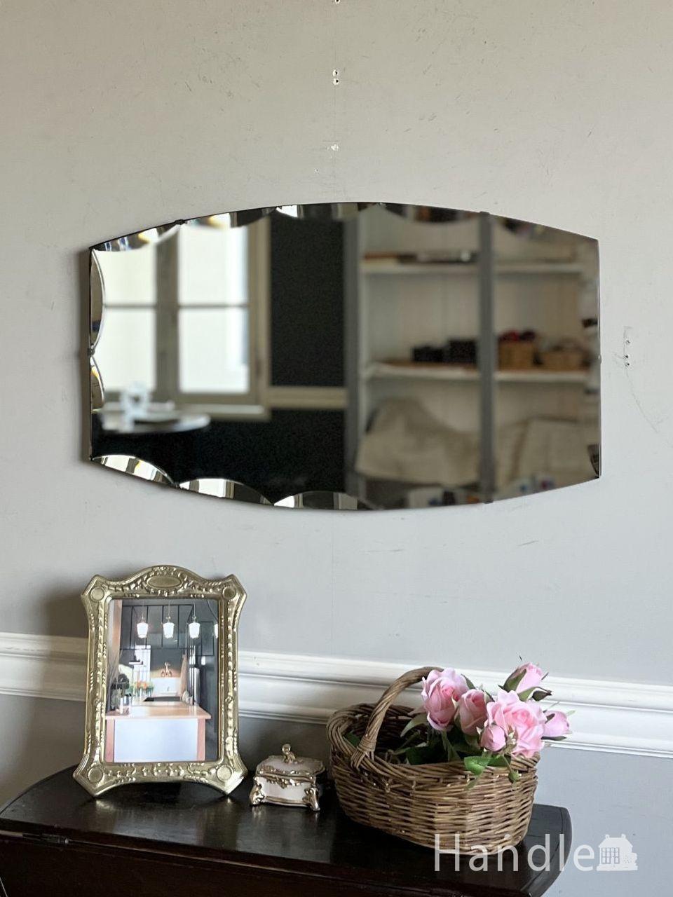 イギリスのおしゃれなアンティーク鏡、縁取りがキラキラ輝く