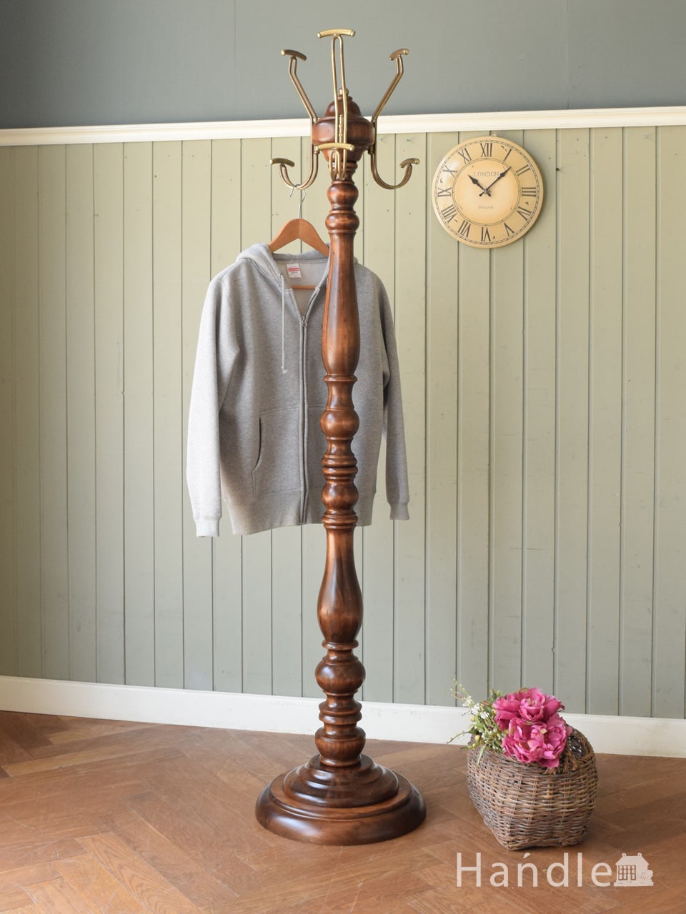 イタリアのアンティーク調家具、おしゃれなコートハンガー、フック