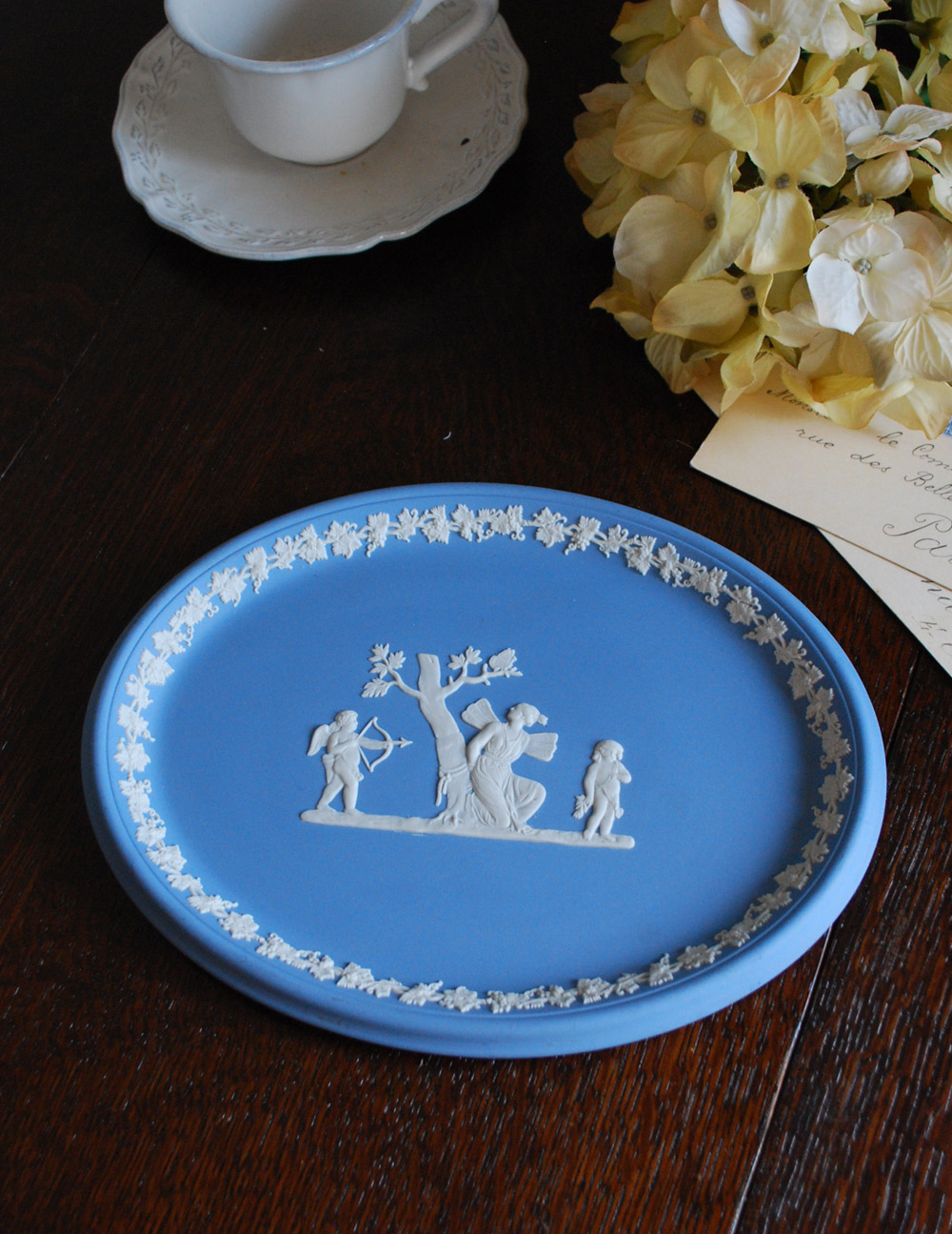 美しいレリーフに魅了されるアンティークのジャスパーウェア、ウェッジ