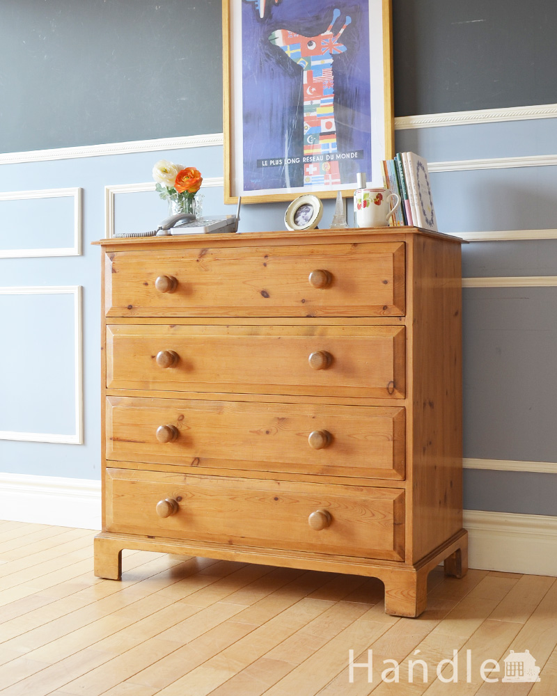 パイン材の4段チェスト、子ども部屋に映えるアンティーク家具(k-1716